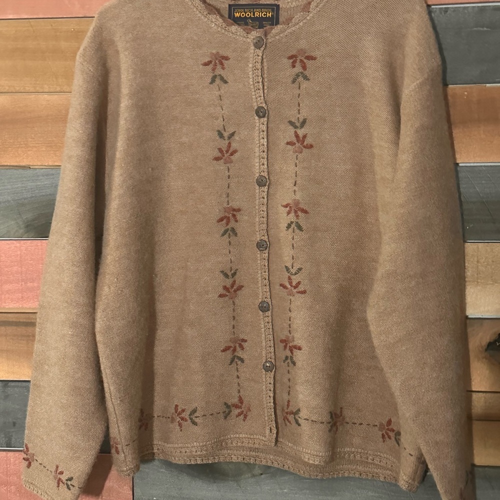 This is a Woolrich women's embroidered wool cardigan - Picture 2 of 7